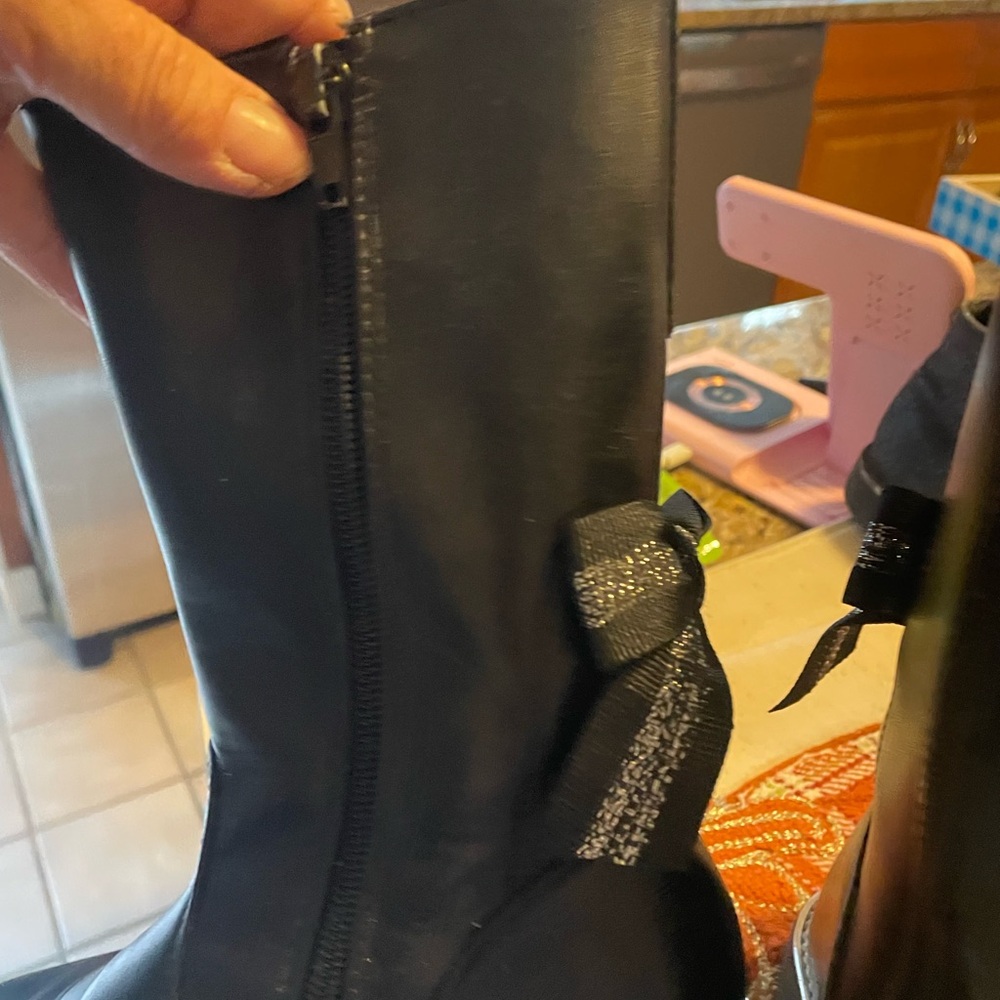 NWOT Olive & Edie Black Boots with a Ribbon Detail size 12 - Picture 5 of 8